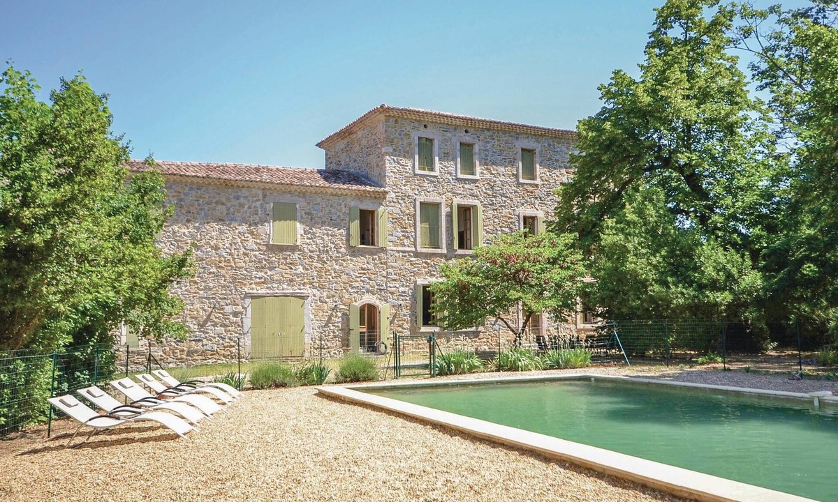 Anduze House | 5 bedroom pet friendly home in Anduze