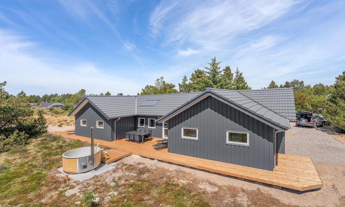 Rømø Kirkeby House | 5 bedroom pet friendly home in Rømø