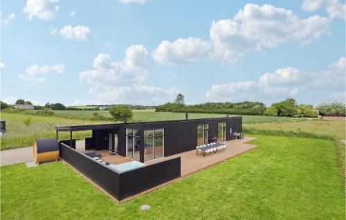 Hvidbjerg Strand House | 5 Bedroom Pet Friendly Home In Børkop