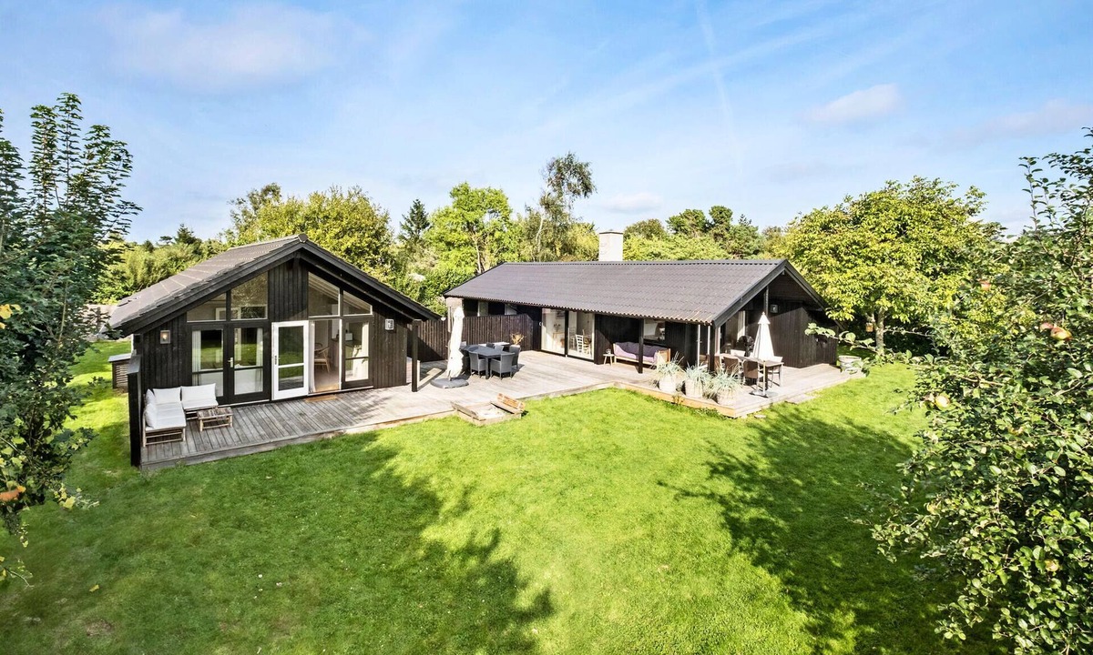 Holloselund House | 5 bedroom stunning home in Tisvildeleje