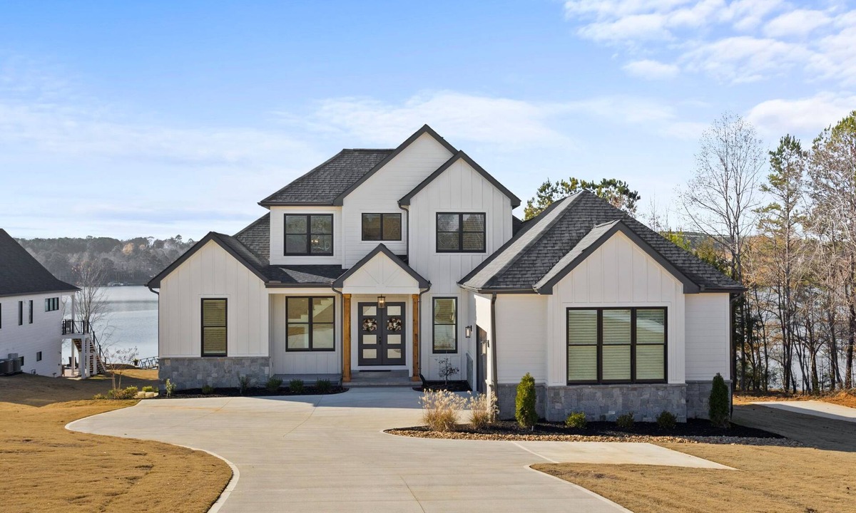 Saxony Forest House | 5-bedroom vacation home with a private dock on Lake Keowee