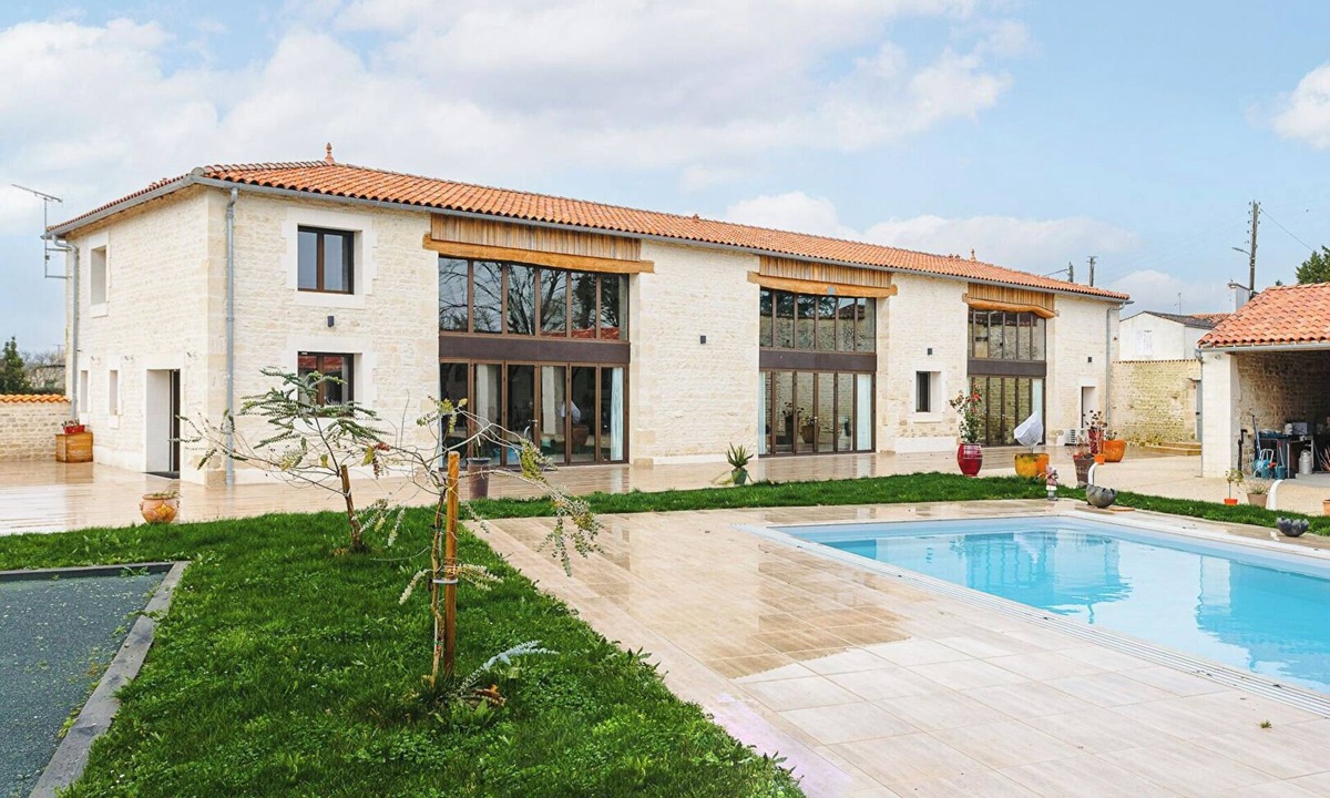 Marsais Villa | 5 Bedroom Villa in Marsais