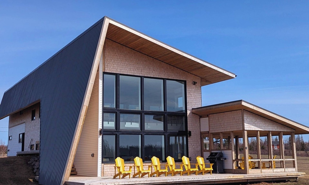 West Covehead House | 5-bedroom Waterfront Home In Brackley, Minutes To National Park Beaches