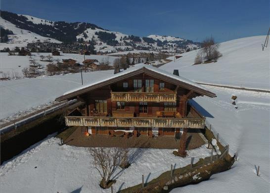 Zweisimmen Nr Gstaad House | 5 bedrooms 6 bathrooms ski in/out chalet