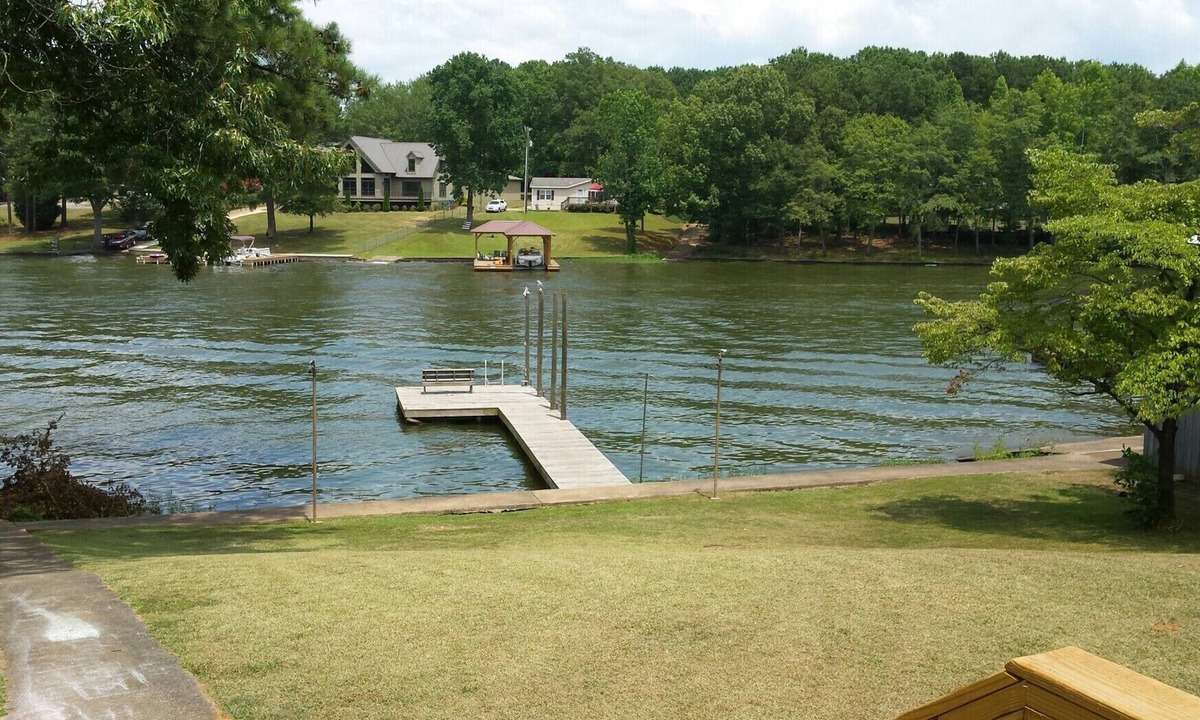 Stemley House | 5 Bedrooms For a Great Price!