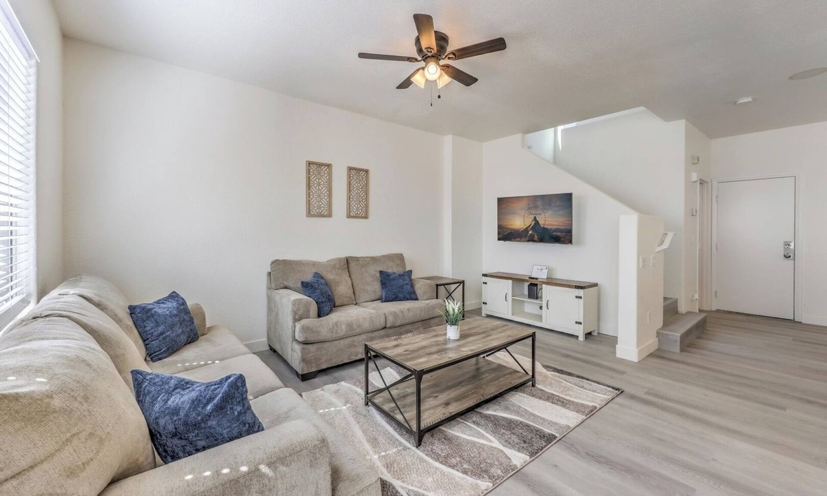 North Las Vegas House | 5 beds/Free Streaming/Arcade/Wi-Fi/Tv's/Coffee
