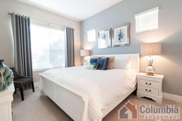 West Kissimmee Villa | 5 BR 6 BA Villa 5 min to Disneyworld with BBQ Grill