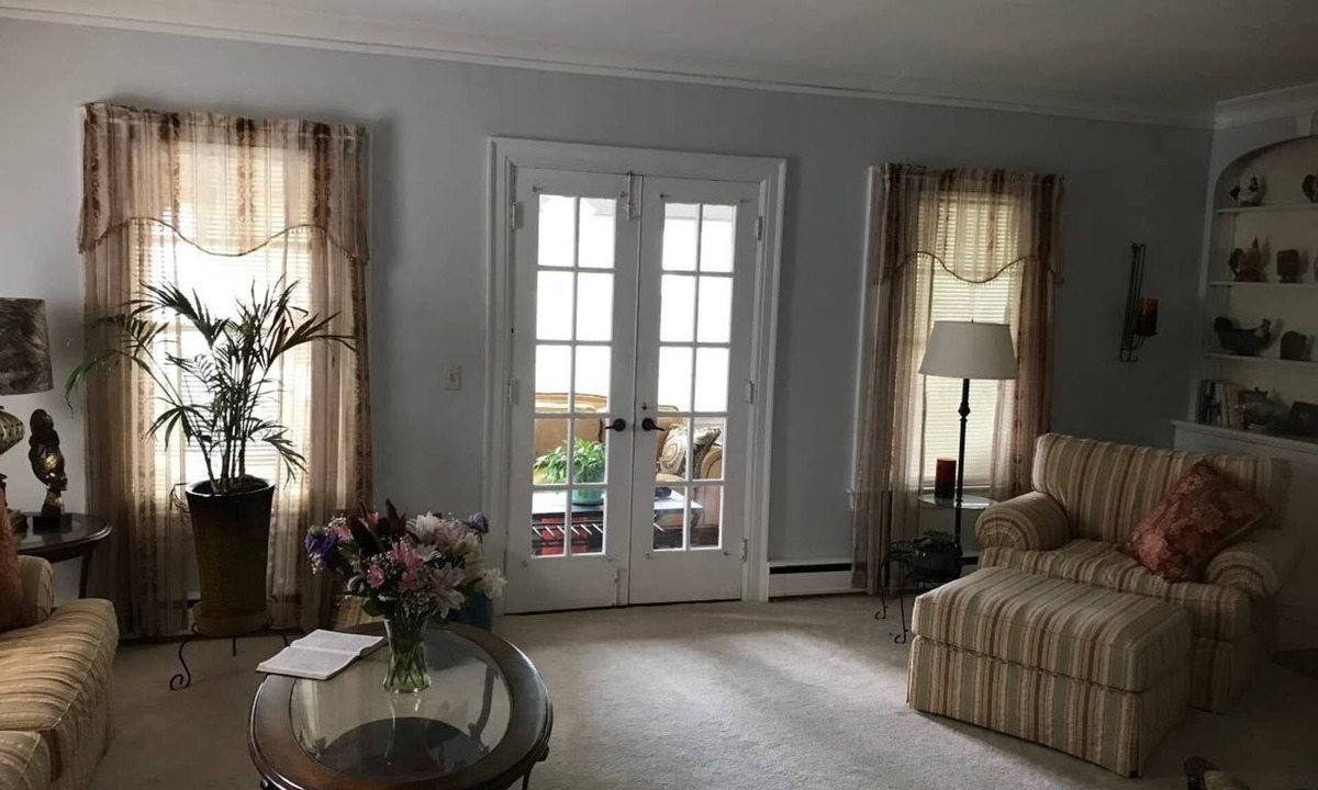 Rochester House | 5 BR Bethesda House 5 Beds