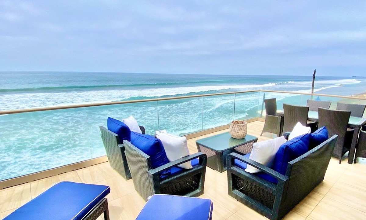 South Oceanside House | 5 BR Large Beach House, Beachfront with Fire Ring, Walk to Restaurants