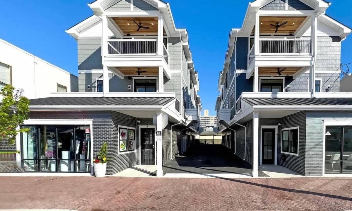 Margate City House | 5 BR Townhome, Parking, Elevator