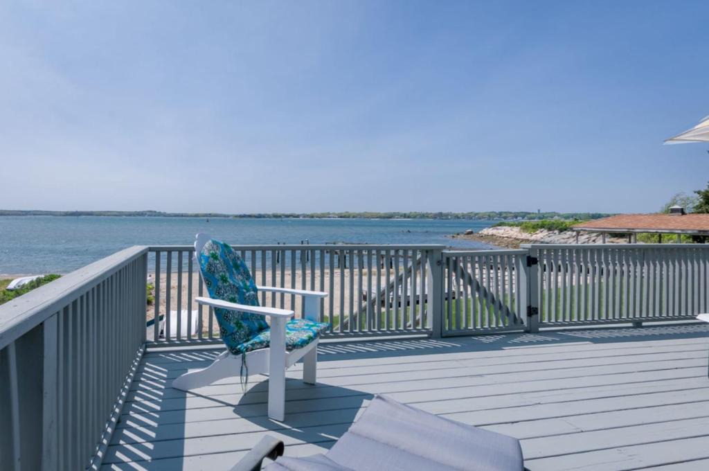 Buzzards Bay House | 5 Bryant Road Bourne Sunset Cottage