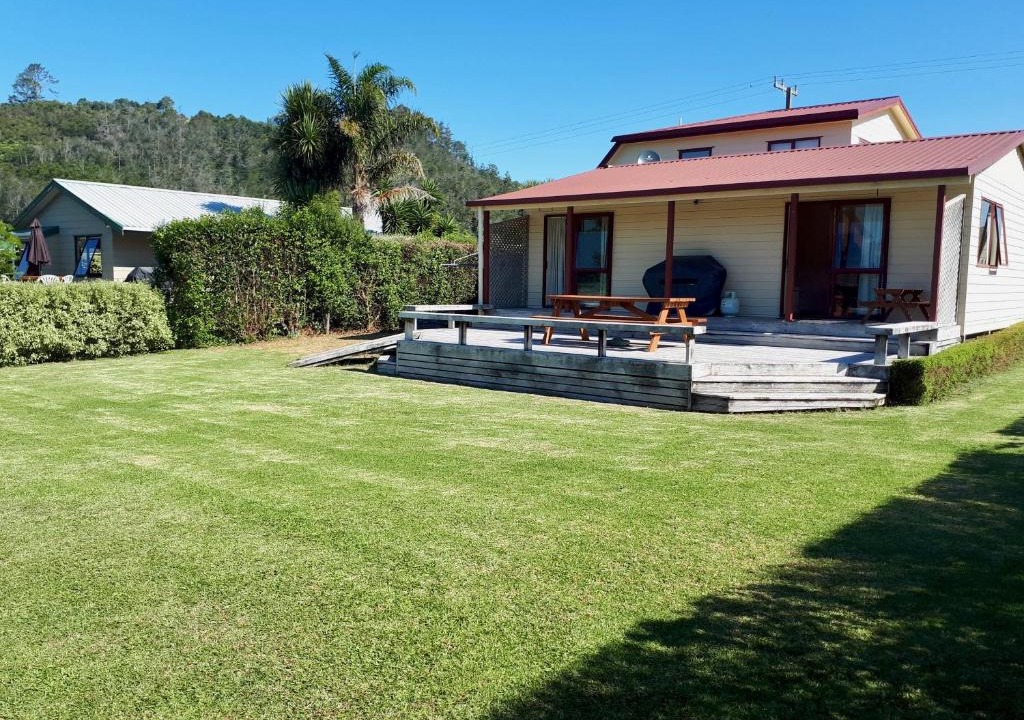 Hahei House | 5 Doors Down - Hahei Holiday Accommodation