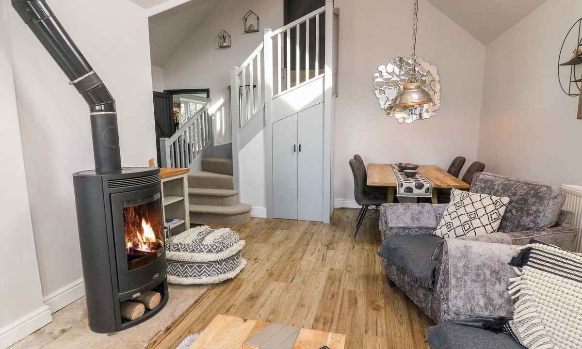 Fourstones Near Bentham Cottage | 5 Lake House