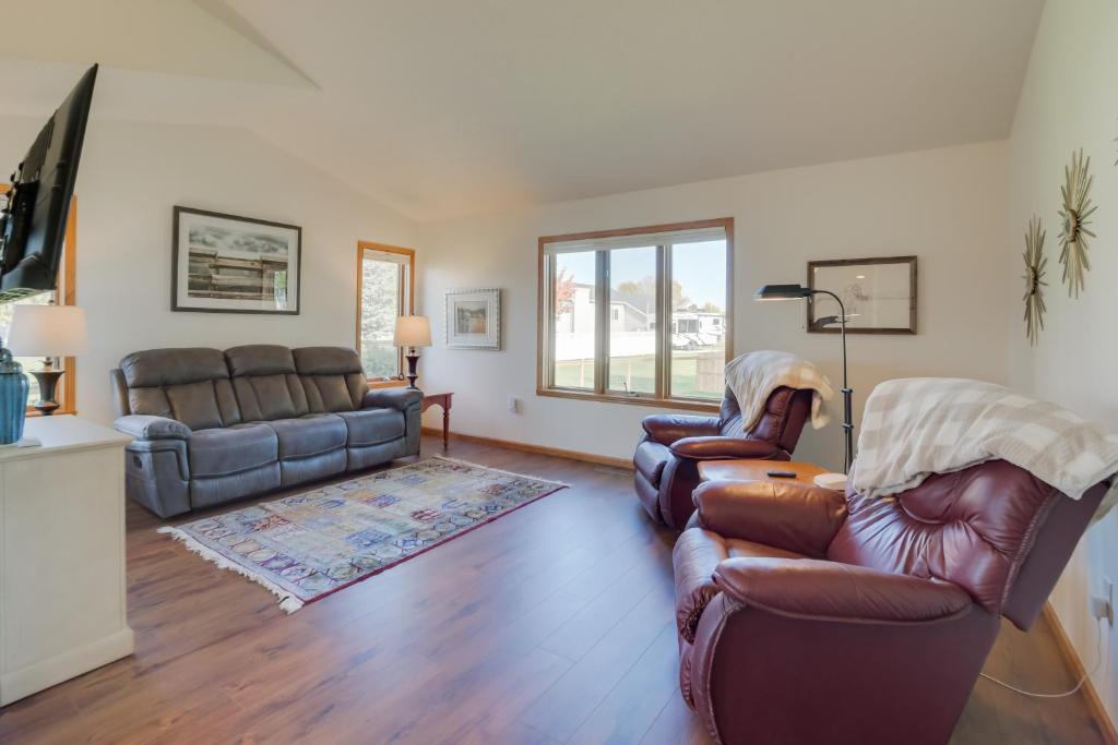 Fargo House | 5 Mi to Dtwn: Pet-Friendly 'Wheatland Twin' Home!