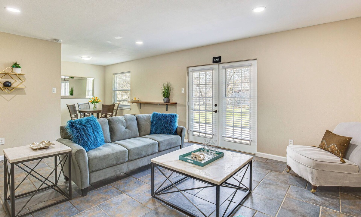 Haltom City House | 5 Mi to Fort Worth Stockyards: Home w/Yard!