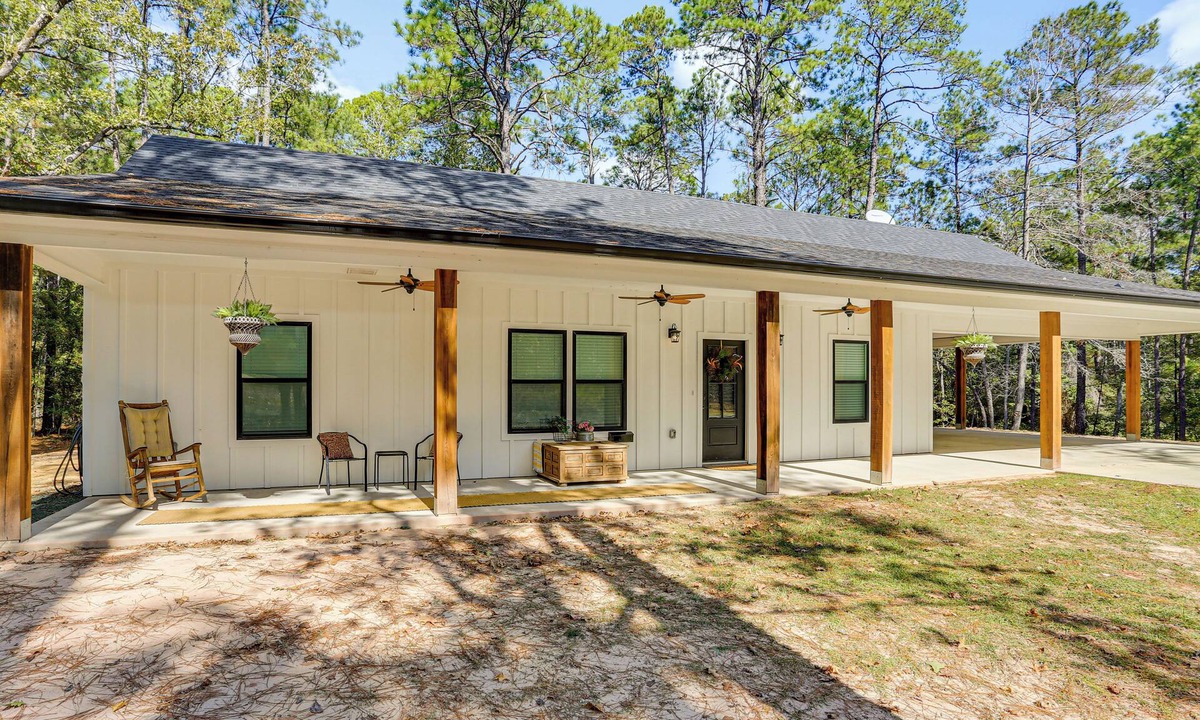 Brookeland House | 5 Mi to Lake! Home w/Boat Parking & Pool Access