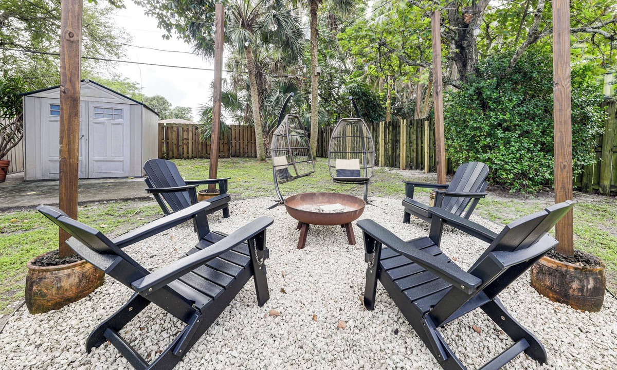 Edgewood House | 5 Mi to Las Olas Beach! Bright Home w/Fenced Yard
