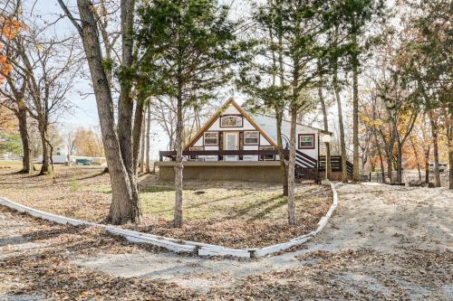 Lake Lafayette House | 5 Mi to Old Odessa: Cabin w/Deck & Rural Views