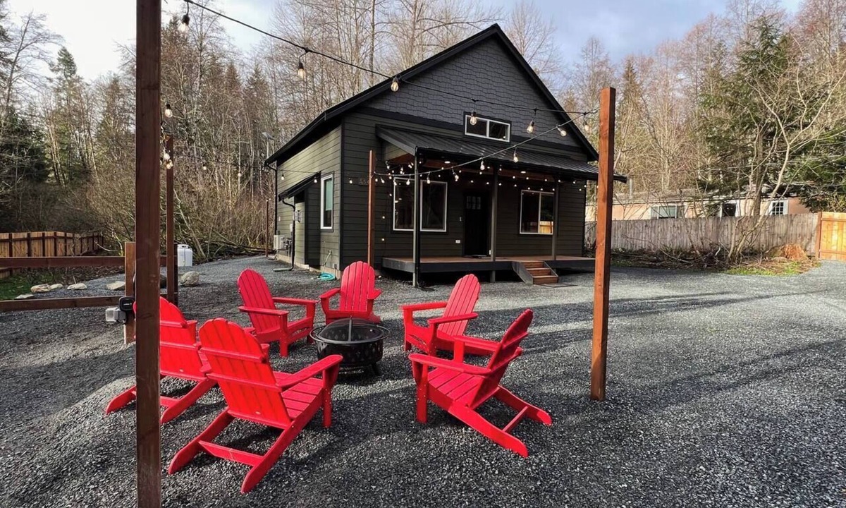 Ashford Cabin | 5 mi to Park|Hot Tub|EV2|King Beds|Fire Pit