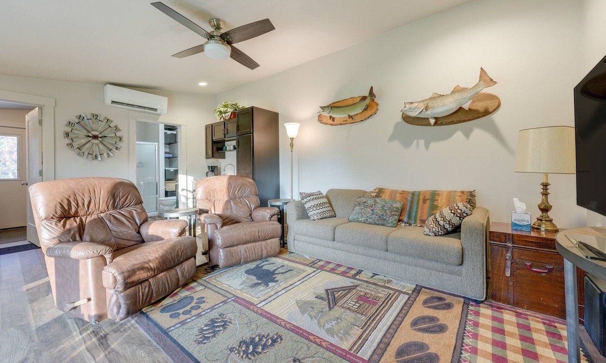 White Pigeon Apartment | 5 Mi to St Joseph River: Apartment w/Fire Pit!