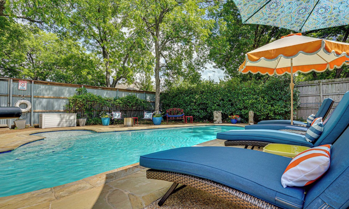 Fort Worth House | 5 Mi to Will Rogers Center! Private Oasis w/Grill