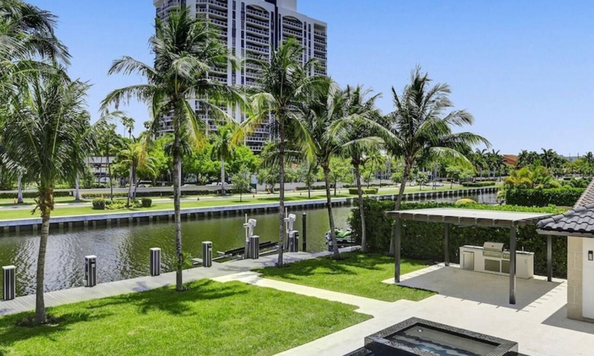 Hallandale Beach House | 5 Million Dollar Villa!