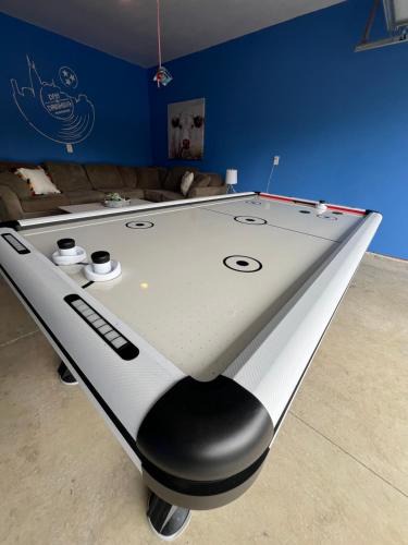 Donelson House | 5 Min to Broadway Game Air Hockey Parking