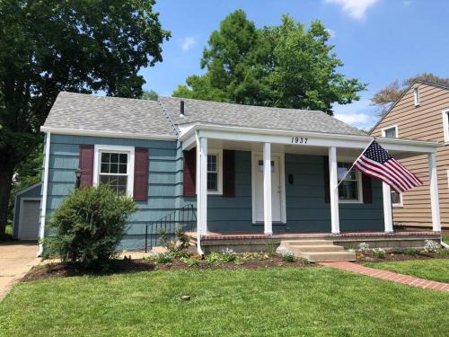 Middletown House | 5 Minute Call