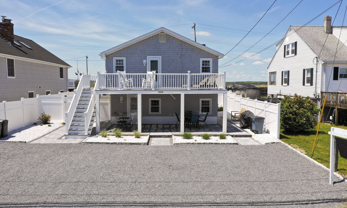 Seabrook House | 5 minute walk to the beach