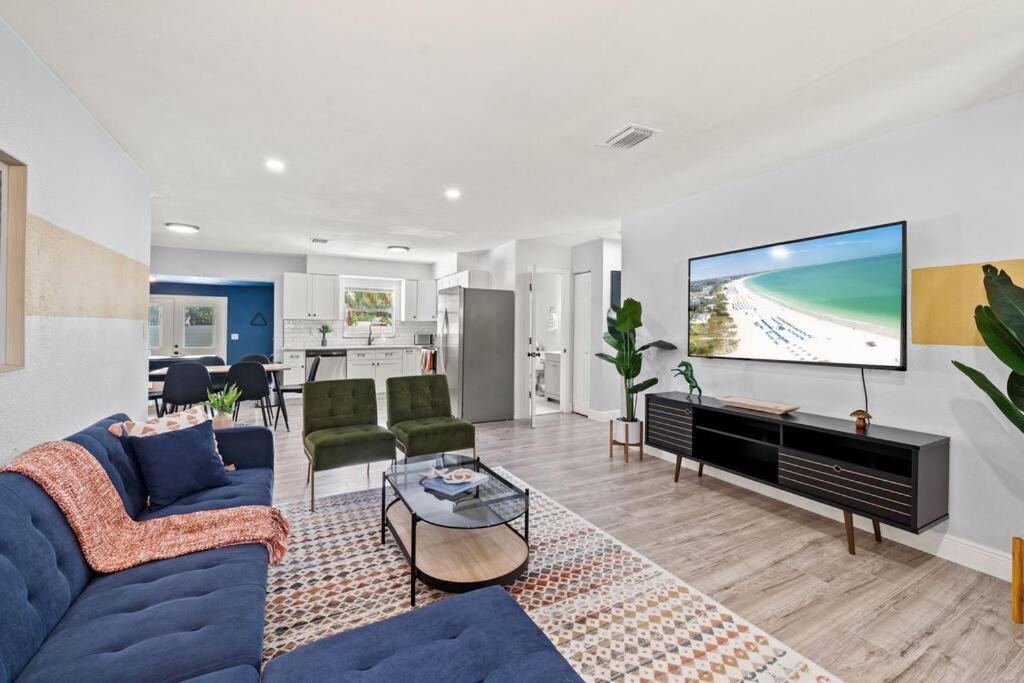 Orient Park House | 5 minutes to FL State Fairgrounds; Spacious home