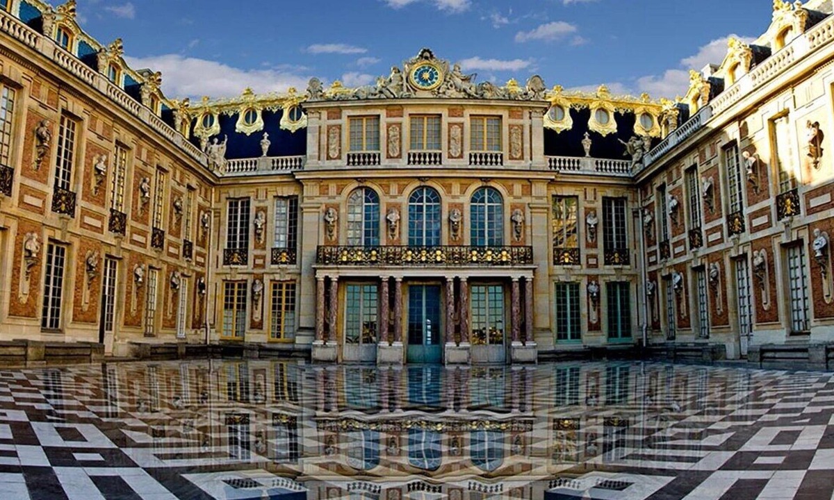 Saint-Cyr-l'Ecole Apartment | 5 Minutes to Versailles