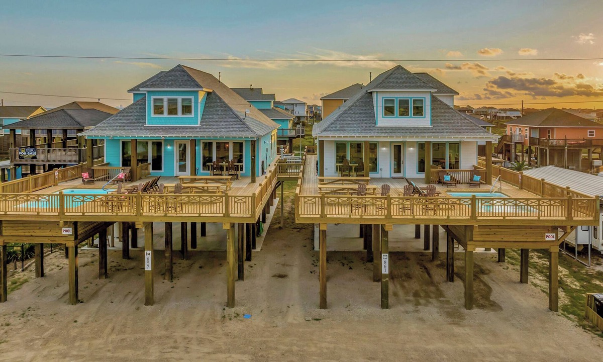 Crystal Beach House | 5 O' Clock Somewhere