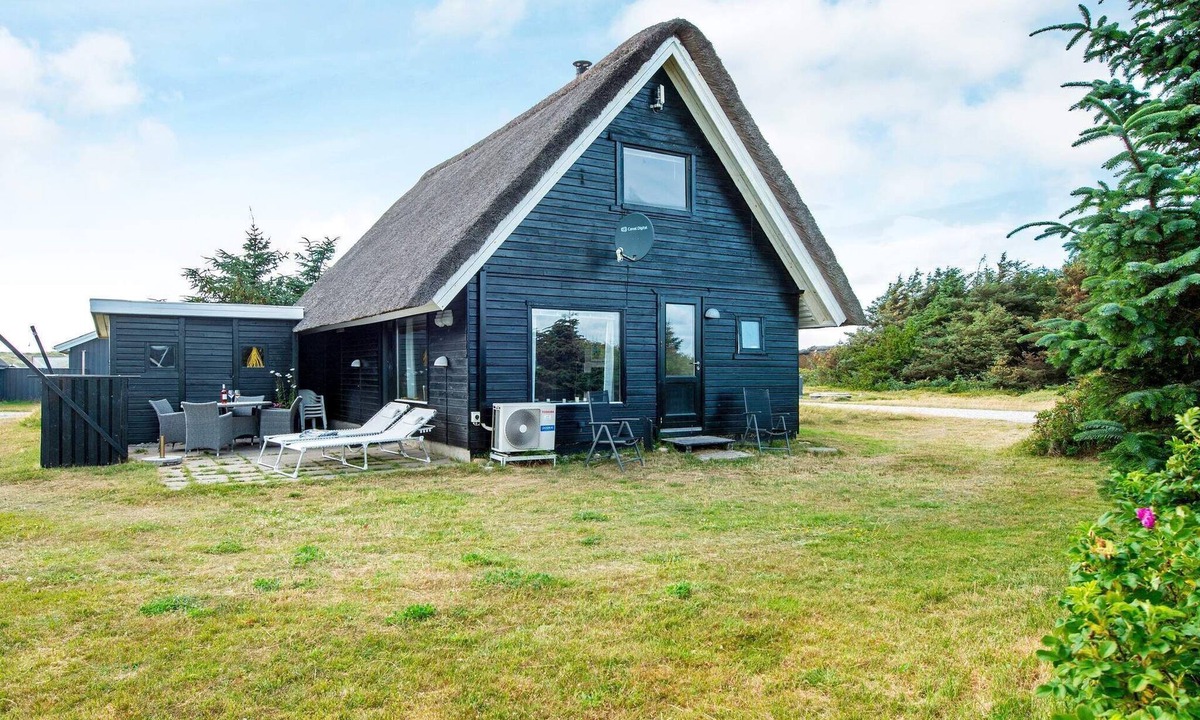 Vrist Strand House | 5 person holiday home in Harboøre