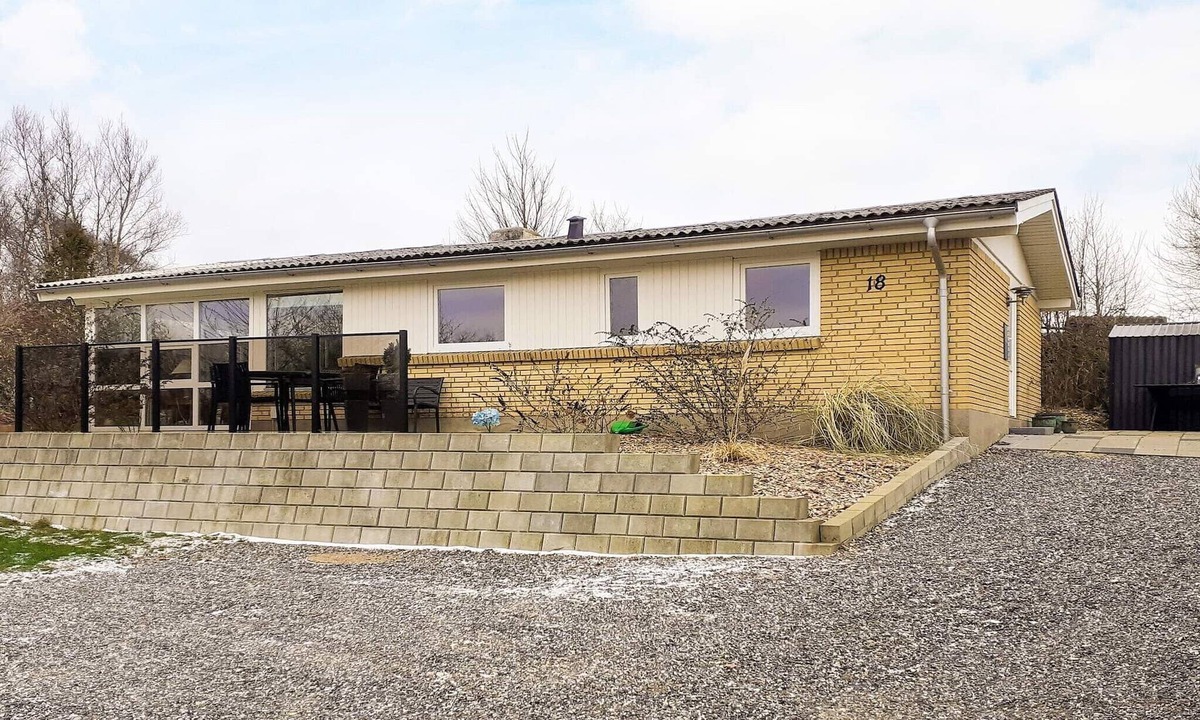 Floutrup House | 5 person holiday home in Roslev