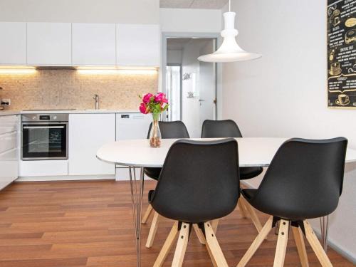 Bønnerup Strand Apartment | 5 person holiday home in Glesborg