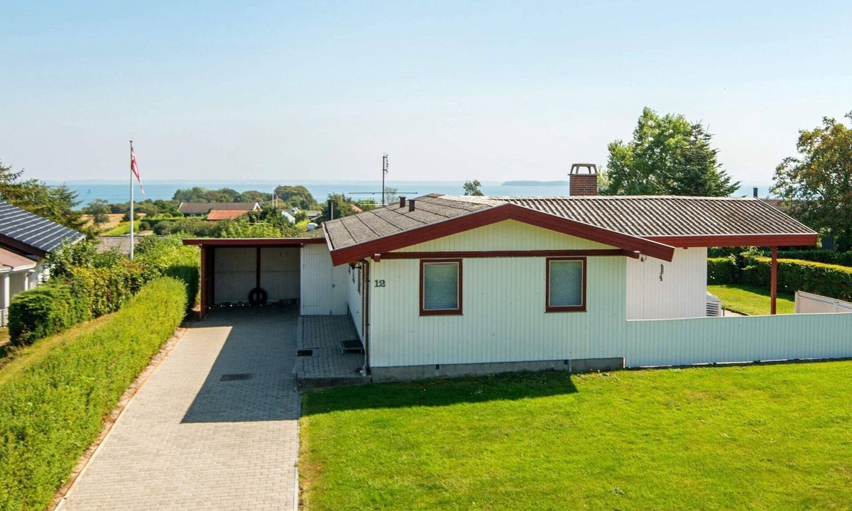 Hejlsminde Strand House | 5 person holiday home in Hejls-By Traum