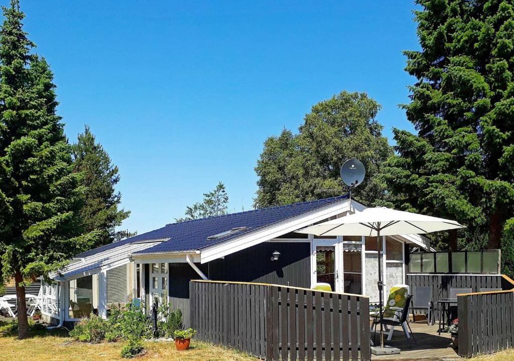 Bratten Strand House | 5 person holiday home in Jerup