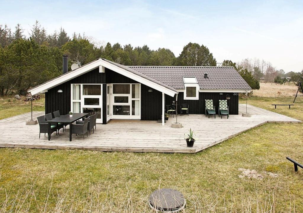 Aalbaek House | 5 person holiday home in lb k