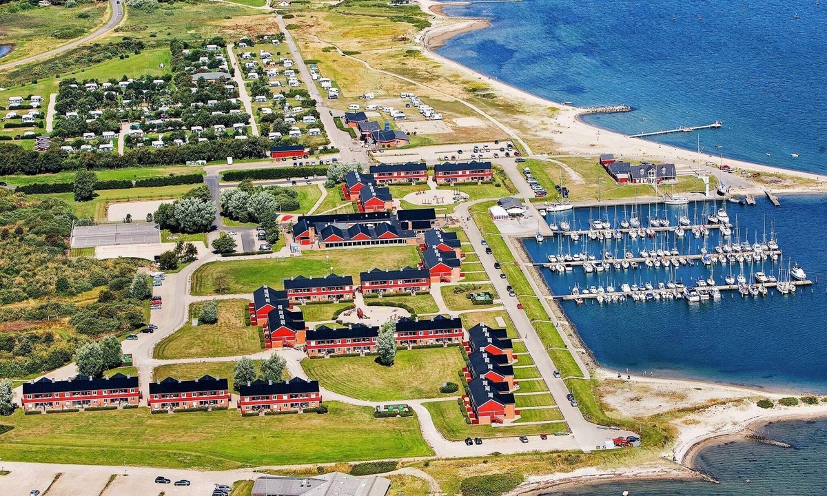 Lemvig Apartment | 5 person holiday home on a holiday park in Lemvig