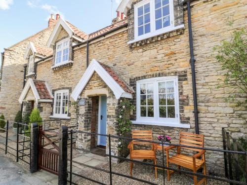 Brantingham House | 5 Pond View Cottages