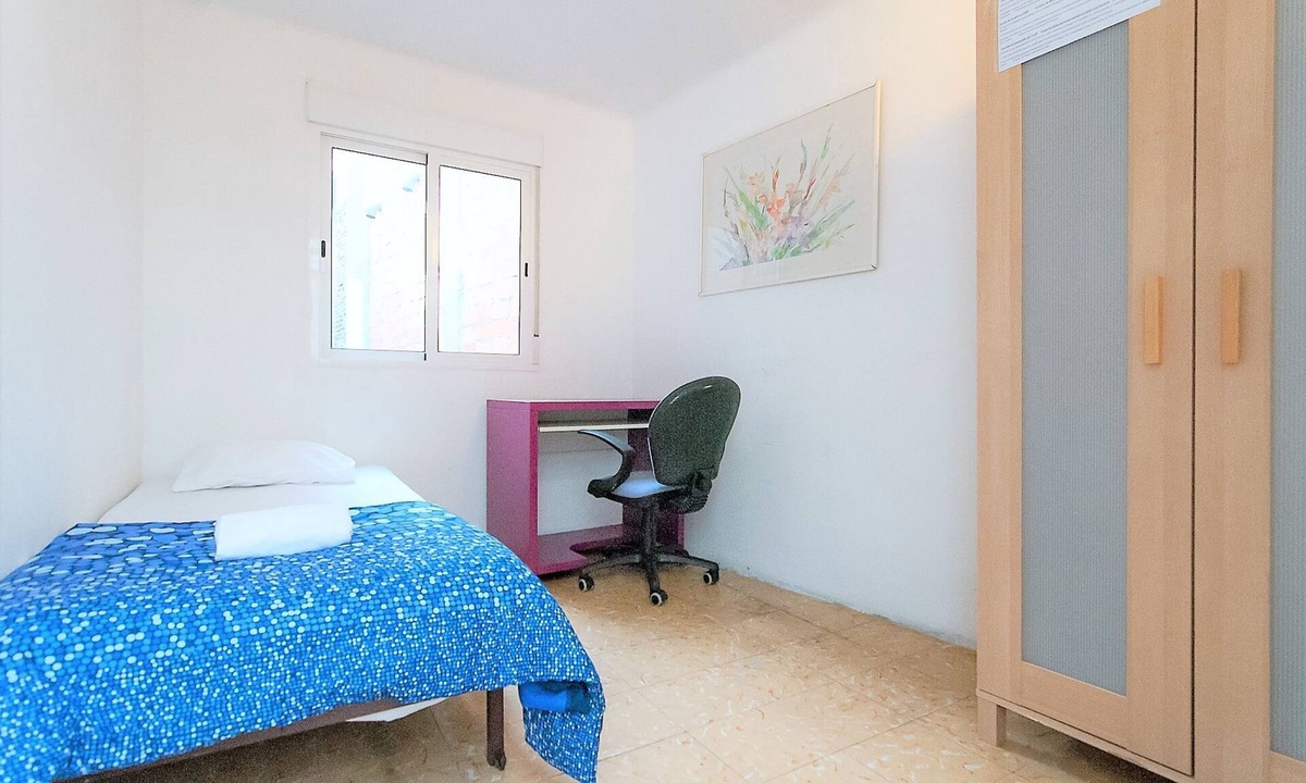 La Maternitat i Sant Ramon Apartment | (5) PRIVATE INDIVIDUAL BEDROOM WITH 200 M2 SUNNY TERRACE