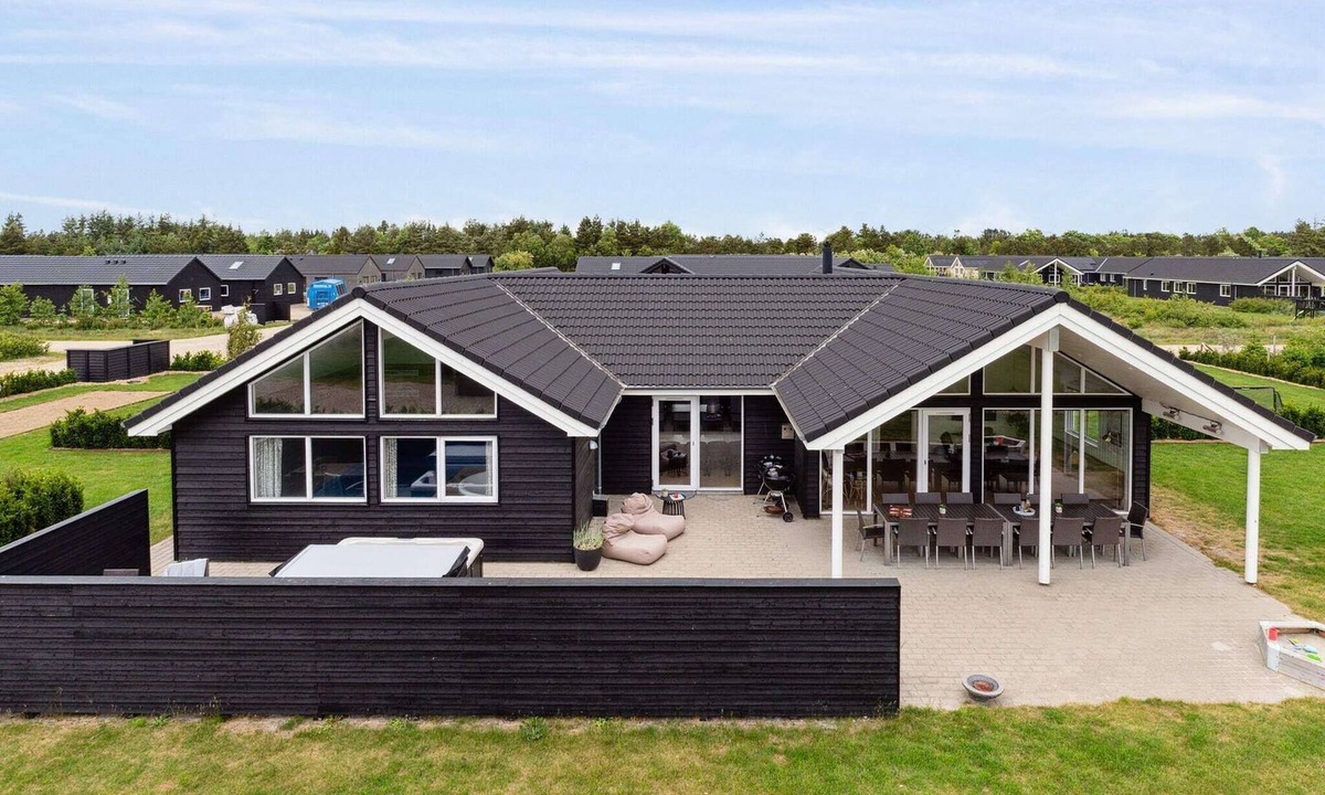 Houstrup House | 5 star holiday home in Nørre Nebel