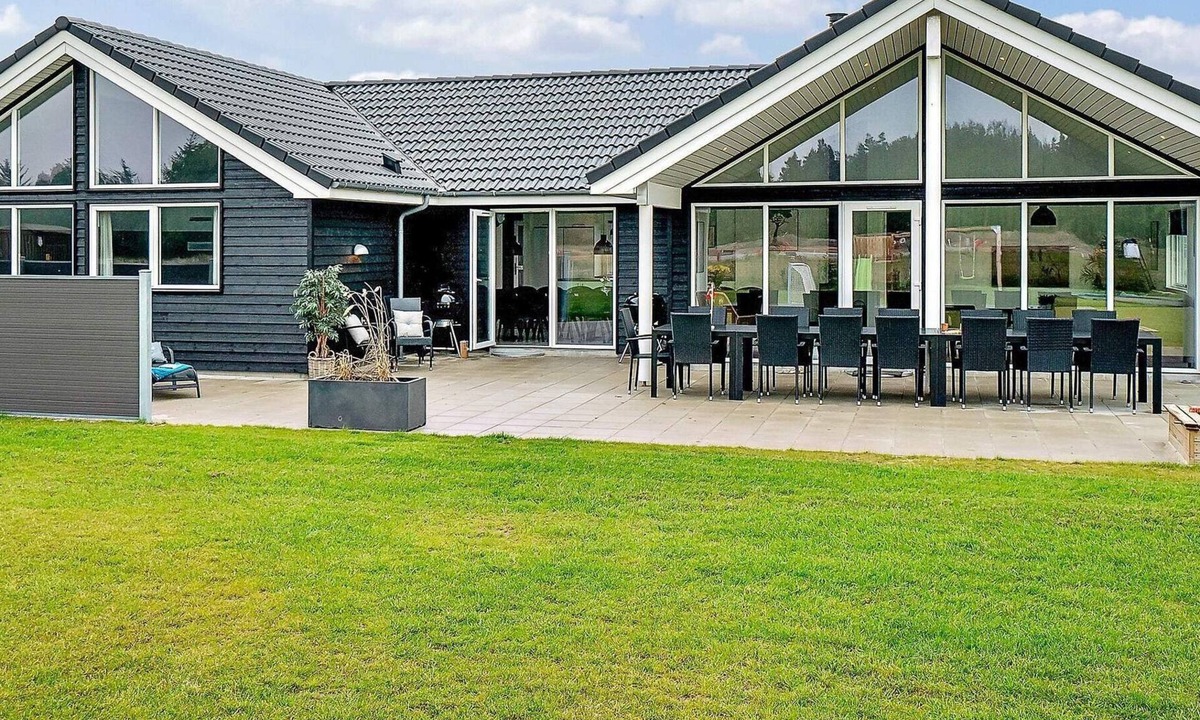 Houstrup House | 5 star holiday home in Nørre Nebel