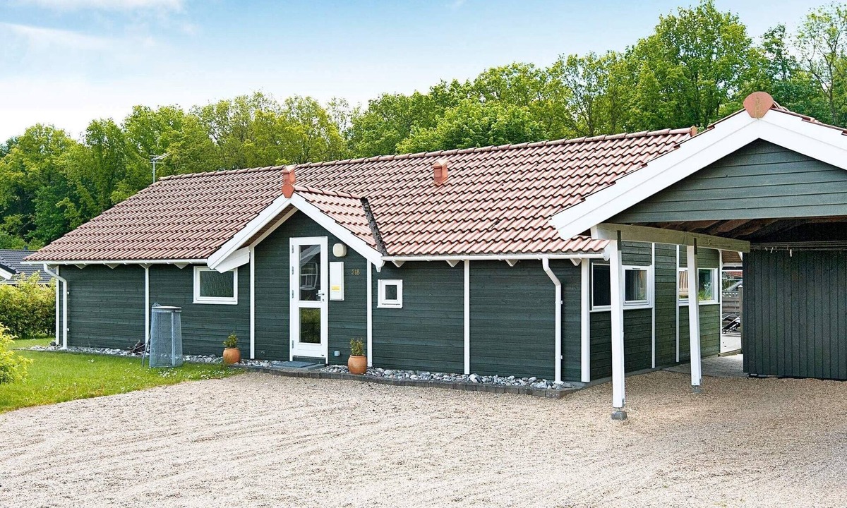 Pøt Strandby House | 5 star holiday home in Juelsminde