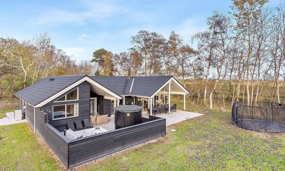 Bøtø By House | 5 star holiday home in Væggerløse