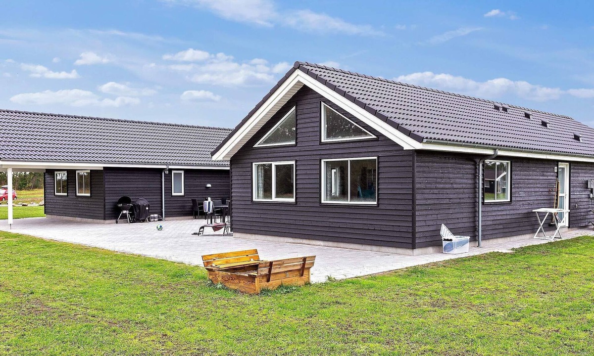 Bøtø By House | 5 star holiday home in Væggerløse