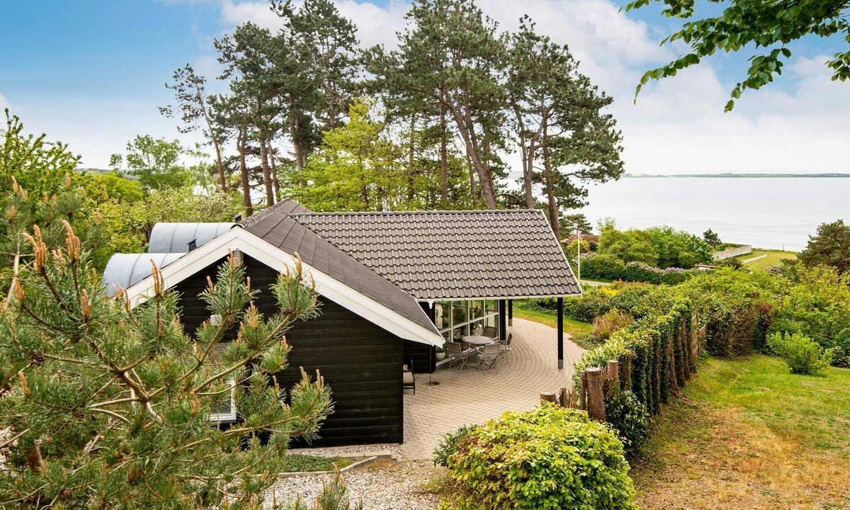 Egsmark Strand House | 5 star holiday home in Ebeltoft