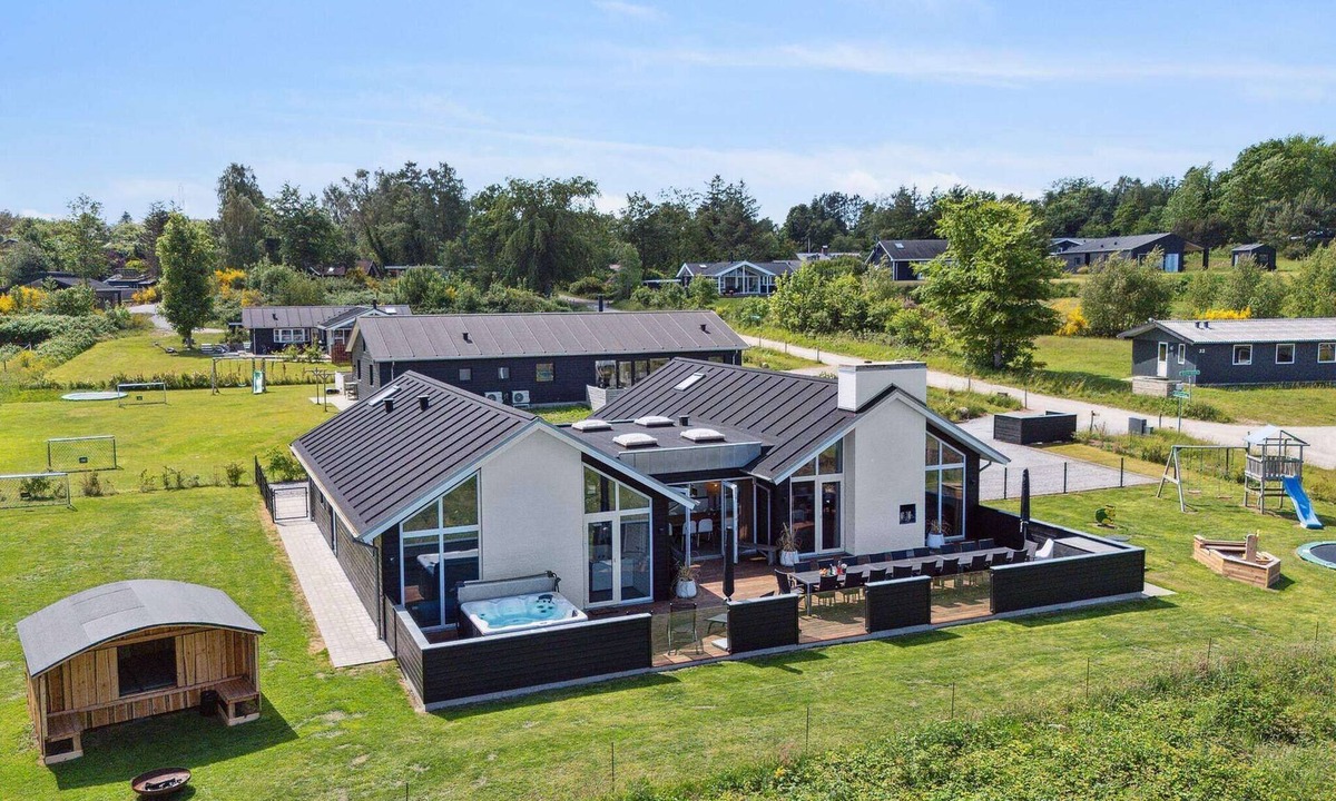 Bønnerup Strand House | 5 star holiday home in Glesborg