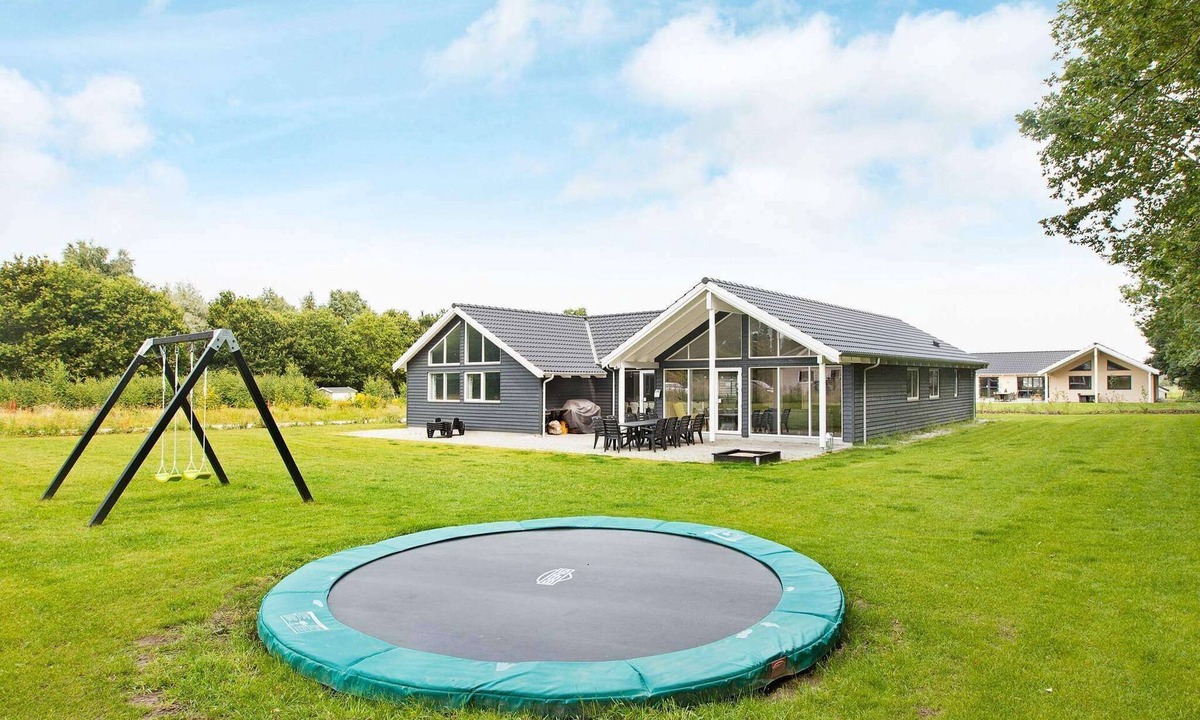 Fjellerup Strand House | 5 star holiday home in Glesborg