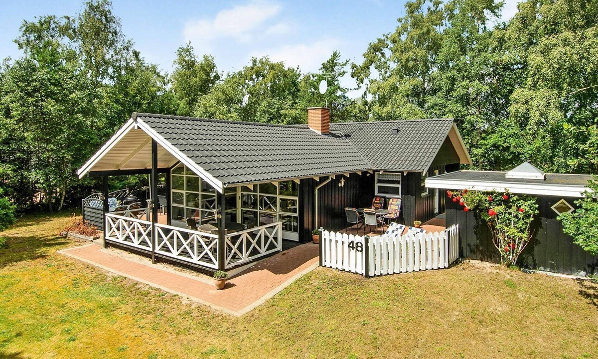Helberskov Strand House | 5 star holiday home in Hadsund